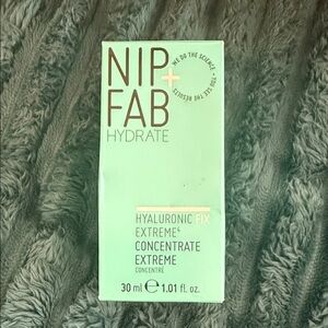 NIP+FAB Hyaluronic Fix Extreme Concentrate